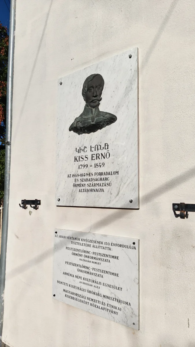 Emléktábla bronz portréval felújítás után