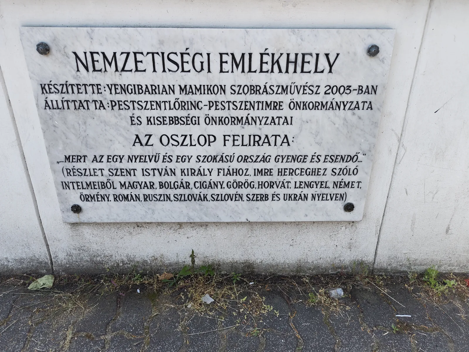 Köztéri emléktábla felújítás előtte és utána